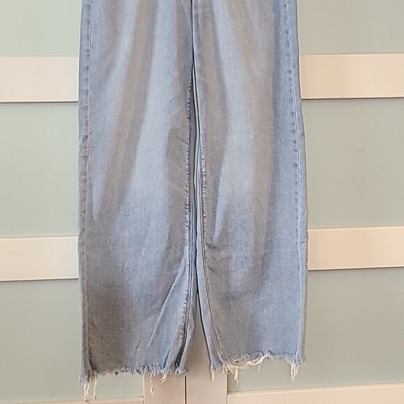 American Eagle Outfitters Light Wash Wide Leg Baggy Jeans Raw Hem Y2k Size 6 - Picture 3 of 7